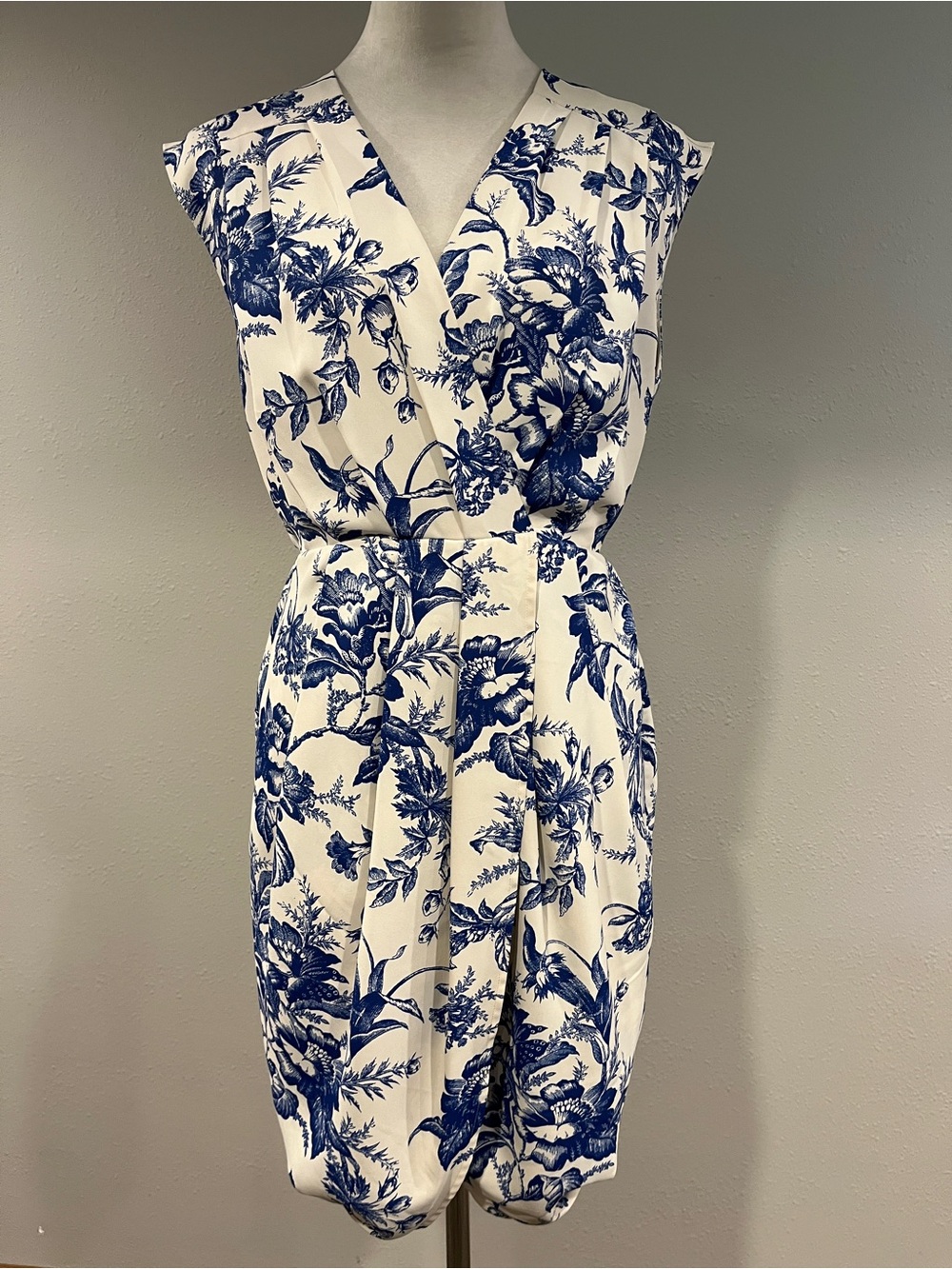 Express Sleeveless Blue Floral fake Wrap mini Dress size small